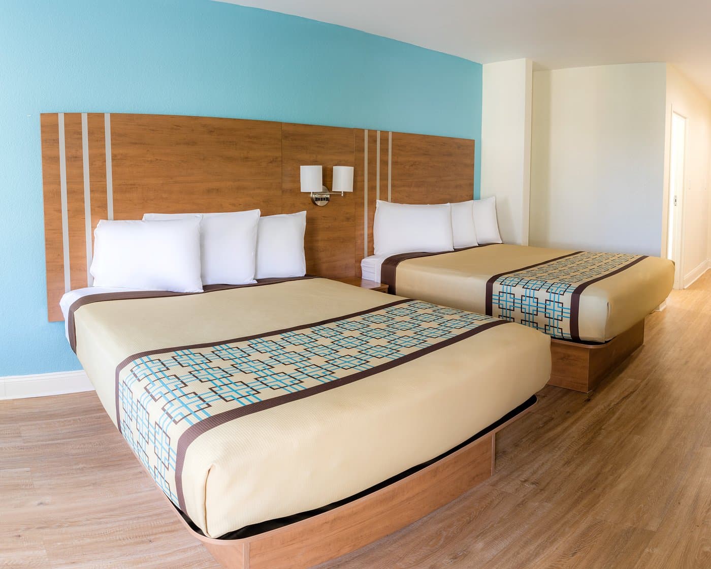 2 Queen Beds